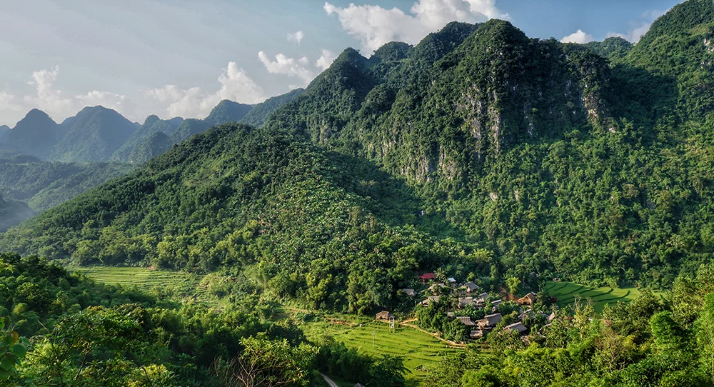 PU LUONG & MAI CHAU