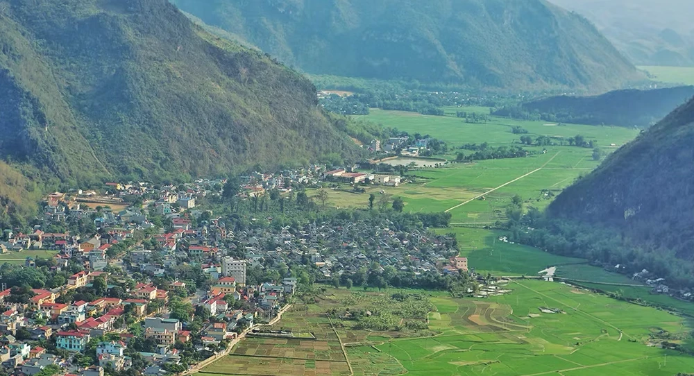 PU LUONG & MAI CHAU